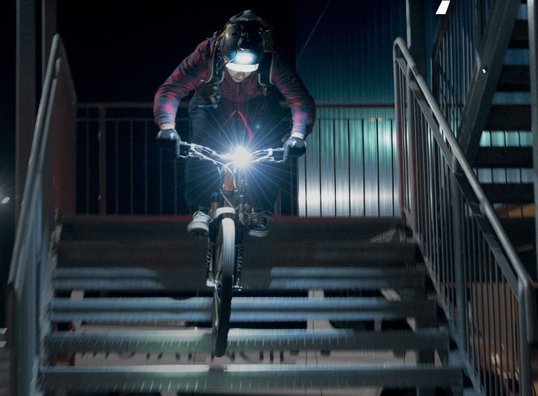Bicycle lights for professionals – what should they be? What are their characteristics?